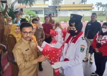 Sambut Kepulangan Faiha, Paskibraka Asal Solok Selatan di BIM, BPIH Apresiasi  Bupati Khairunas