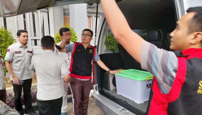 Wow! Kejati Sumbar Geledah Kantor Dinas Peternakan Sumbar