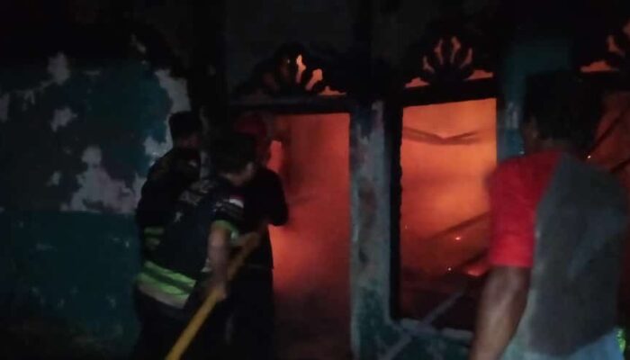 Satu Unit Rumah dan Dua Unit Sepeda Motor Hangus Dilalap Si Jago Merah di Nagari Tabiang Tinggi