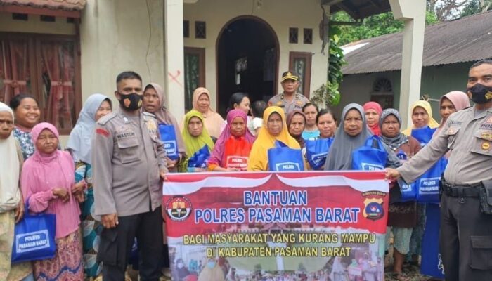 Polres Pasaman Barat Salurkan 100 Paket Sembako di Jorong Pinaga Talamau 