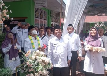 Kanwil Kemenag Sumbar, Helmi Resmikan Pustaka Digital dan Digitalisasi Classroom MTsN 2 Padang