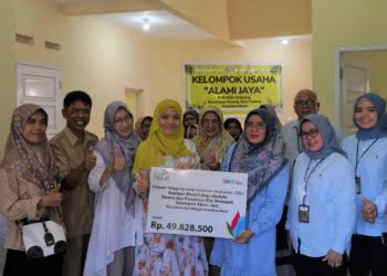 Bantu KUBE Alami Jaya Rp49 Juta, Manajer TJSL PLN Sumbar: Listrik Berkembang Bersama Usaha Masyarakat