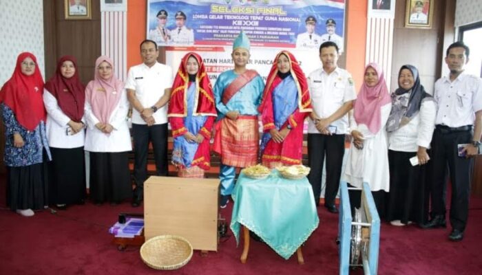 Ciptakan Alat Pencetak Kerupuk Jengkol dan Melinjo, Siswa SMAN 2 Pariaman Masuk Final Lomba TTG Tahun 2022