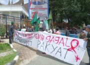 Tolak Kenaikan BBM, HMI Cabang Padang Geruduk DPRD Sumbar