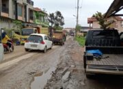 Pengerjaan Ruas Jalan Provinsi Payakumbuh-Sitangkai Terhenti, Masyarakat Pertanyakan Komitmen Pemborong