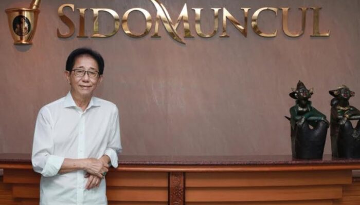 Sido Muncul Raih Penghargaan Siddhakarya