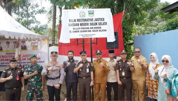 Kajati Sumbar Resmikan Balai Restorative Justice di Solok Selatan, Bupati Khairunas Berharap Persoalan Masyarakat Tak Sampai Lagi ke Meja Hijau