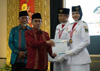 Siswa Paskibraka Sumbar dapat “Kado Beasiswa” dari PLN di Malam Resepsi Hari Jadi Provinsi Sumatera Barat