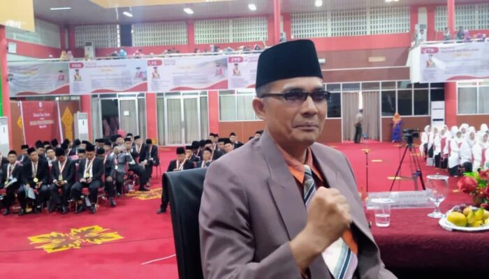 240 Guru Madrasah dan PAI di Sumbar Dikukuhkan Jadi Guru Profesional