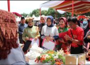 Jadi Juri Kehormatan, Istri Wakil Gubernur Sumbar Takjub dengan Festival Rang Solok Marandang di Jakarta