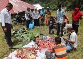 Peringati Maulid Nabi, PLN UP3 Bukittinggi Berbagi Paket Daging di Nagari Pasie Laweh Agam