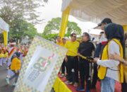 Bupati Eka Putra Lepas Gerak Jalan Jantung Sehat HUT Partai Golkar ke-58 di Tanah Datar