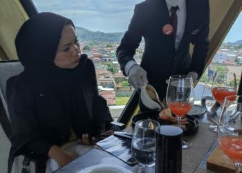 Berkonsep Mewah dan Berkelas, The Atmosphere Sky Lounge di Santika Premiere Padang Resmi Dibuka