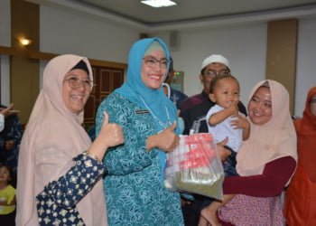 Tekan Angka Stunting di Ring 1 Perusahaan, PT Semen Padang Serahkan 41 Paket Bantuan Makanan Tambahan untuk Baduta