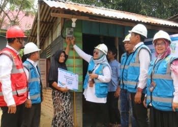 Momen Haru HLN ke-77 di Sumbar, 802 Warga Kurang Mampu Terima Listrik Gratis