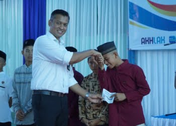1.110 Dhuafa Terima Paket Sembako dan Santunan dari YBM PLN UIW Sumatera Barat