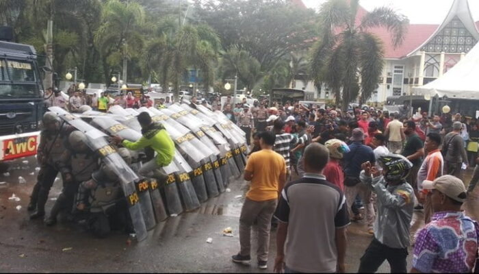 Tingkatkan Kesiapan Dalmas Tertib dan Taat Aturan, Polres Solok Selatan Gelar Simulasi Sispamkota