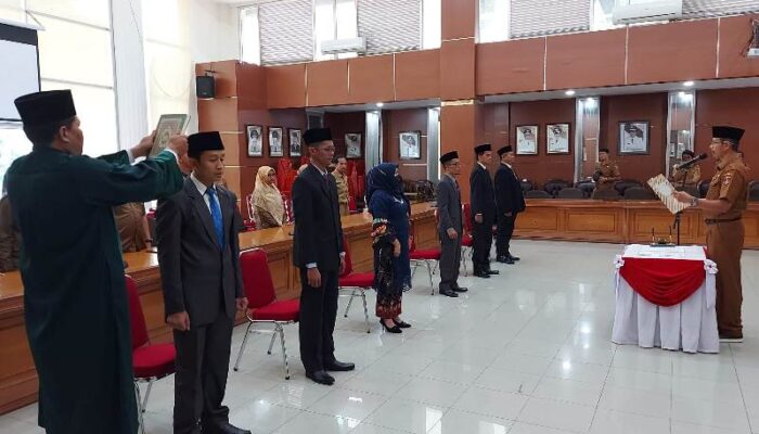 Enam Pejabat Administrator dan Pengawas Pemko Bukittinggi Dilantik 