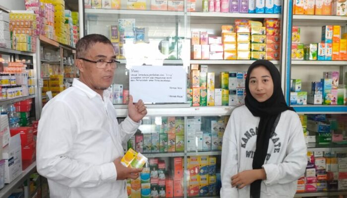 Pastikan Apotek Tidak Jual Obat Sirup, Pj Wako Payakumbuh Cek Sejumlah Apotek
