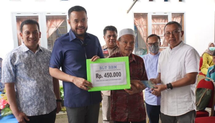 Pertama dan Satu-satunya di Sumbar, Pemko Padang Panjang Salurkan BLT BBM Senilai Rp5 M