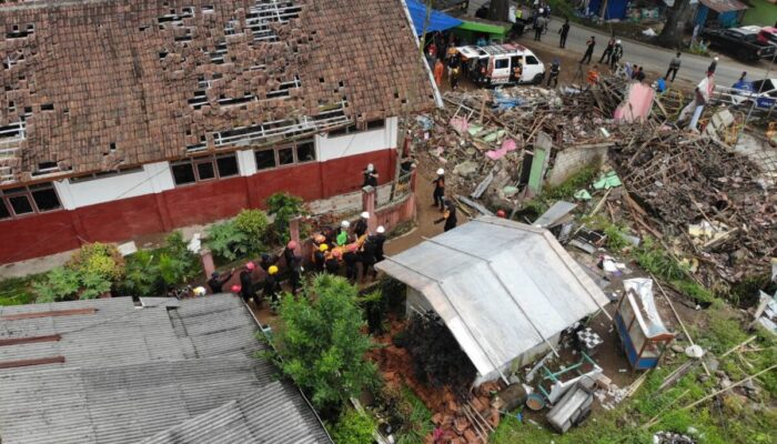Hujan Sejak Pagi, Tak Halangi Evakuasi Lima Korban Gempa Cianjur