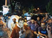 Puluhan Pedagang Geruduk Rumdin Wako Padang Malam-Malam