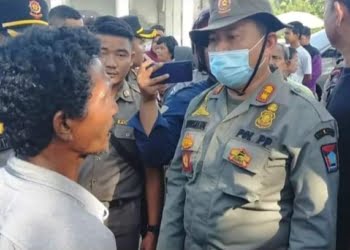 Panas! Satpol PP dan PKL Nyaris Bentrok saat Penertiban di Bibir Pantai Padang