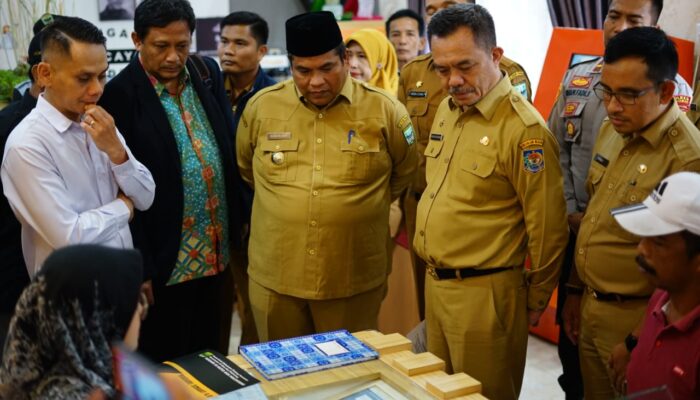 Urusan Dukcapil Hanya 7 Menit, Tim Kemendagri Terkesan dengan Inovasi “Nagita” Nagari III Koto Aur Malintang Padang Pariaman