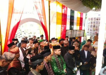 Prosesi Anugerah Gelar Panghulu di Nagari Tanjung Bonai Berlangsung Meriah