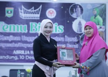 Temu Bisnis di Bandung, Dekranasda Jawa Barat Puji Kualitas Produk Kerajinan UMKM Sumatera Barat