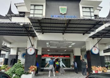 Semangat Pagi di Kantor Bupati Padang Pariaman, Hujan-hujan Tetap Senam Bersama