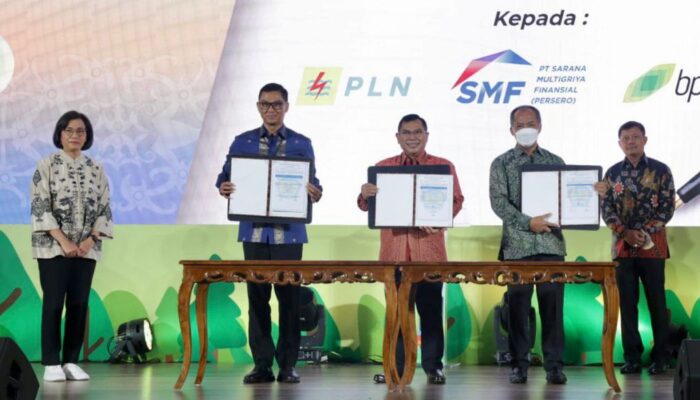 Sri Mulyani Terus Dukung PLN Terangi Daerah 3T Lewat Dana PNM