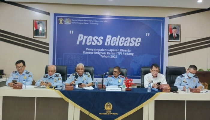 Realisasi PNBP dan Kinerja Kantor Imigrasi Kelas I TPI Padang Melewati Target