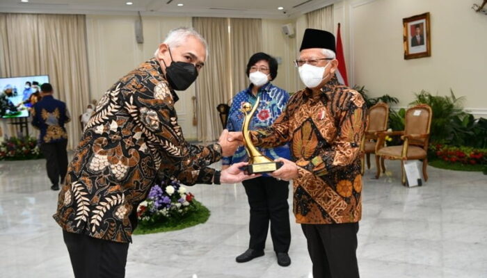 Bio Farma Kembali Sabet Penghargaan PROPER Kategori Emas