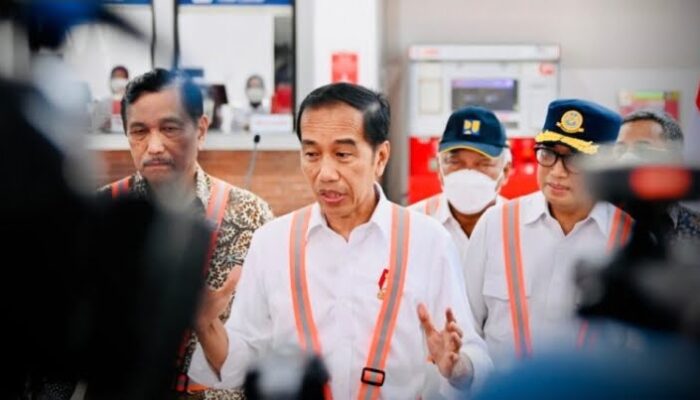 PSBB dan PPKM Belum Dicabut, Presiden Jokowi: Perlu Kajian Mendalam!