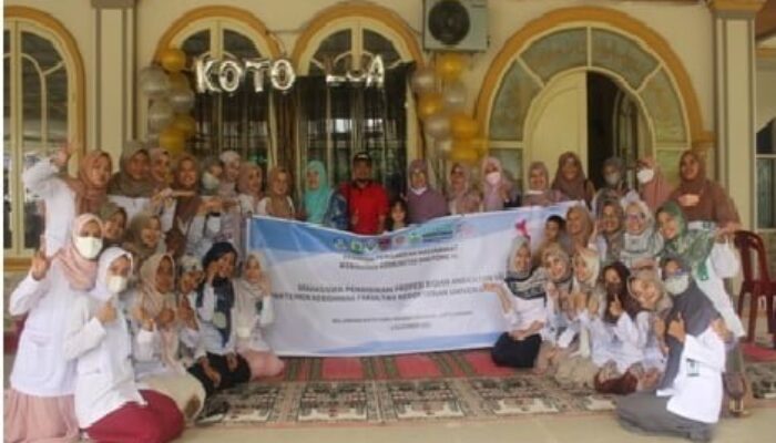 Prodi Pendidikan Profesi Bidan Bersama Departemen Kebidanan Fakultas Kedokteran Unand Gelar Penyuluhan PHBS