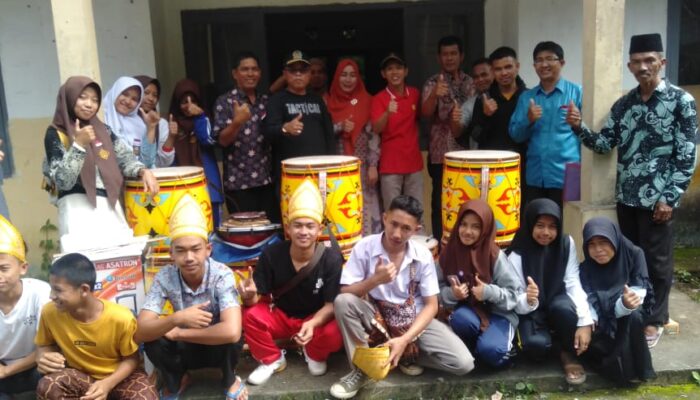 Lestarikan Seni Budaya Minangkabau, Sanggar Mariam Tomong Terima Bantuan Tambua Tansa Baru