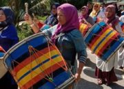 Keunikan Ibu-Ibu PKK Nagari Lareh Nan Panjang Manggunda Gandang Tasa