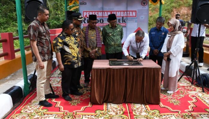 PT Semen Padang-Pemko Padang Resmikan Jembatan Rimbo Gaek Senilai Rp2,1 Miliar