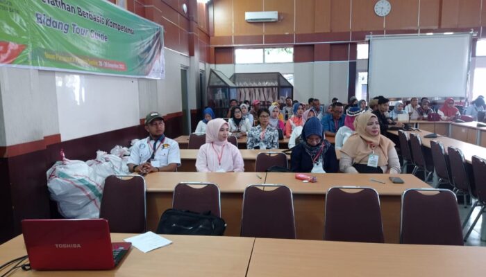 Menyambut Visit Beautiful West Sumatra 2023, Sumbar Mesti Miliki Tour Guide Profesional