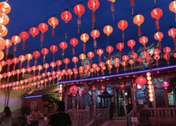 Meriahnya Lampion Imlek di Kawasan Pondok, Kota Padang Seperti di Film Mandarin