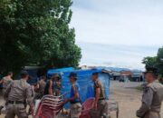 Satpol PP Padang Sita Barang PKL di Pantai Muaro Lasak dan Cimpago