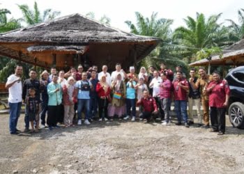 Bupati Dharmasraya dan Wartawan Saling Curhat untuk Pembangunan Daerah