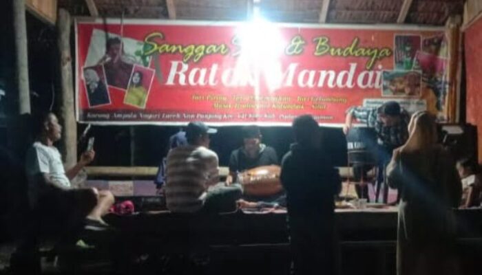 Berawal Ciloteh Partai Tuo di Lapau, Kesenian “Katumbak” Asli Pariaman Kembali Bergema Sampai ke Rantau