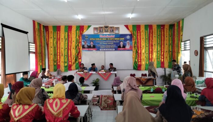 Pisah Sambut Berlangsung Haru! SMAN 2 VII Koto Sei. Sarik Padang Pariaman Kedatangan Kepsek Baru