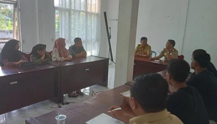 Karyawan SPBU Kajai Datangi Disnaker Pasaman Barat