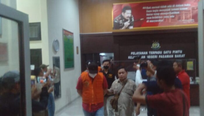 Kejari Pasaman Barat Tahan Lima Tersangka Dugaan Korupsi Pembangunan RSUD 