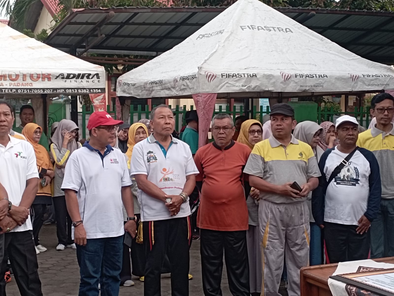 Ribuan Peserta Ikuti Gerak Jalan Kerukunan Kota Padang