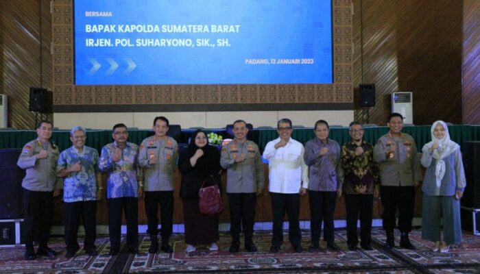 Kapolda Sumbar Motivasi Kepada Calon Wisudawan Mahasiswa Unand