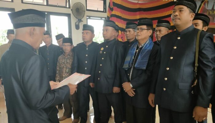 Afrianto DT Tan Majolelo Dikukukan Jadi Ketua KAN Bawan